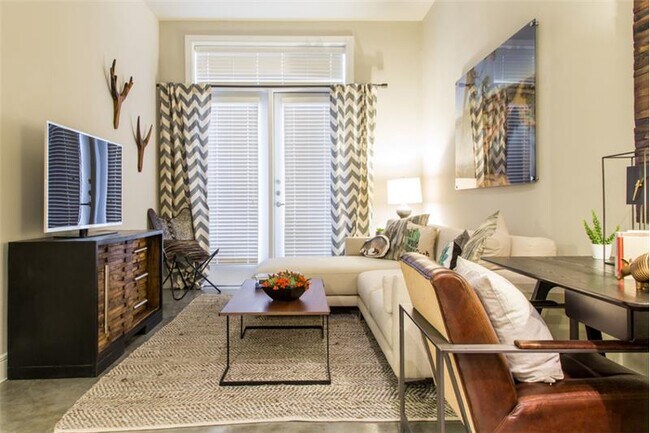 Photo - 1623 E 6th St Unit A9-33