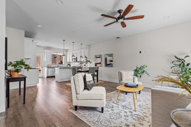 Photo - 5965 Hilltop Dr