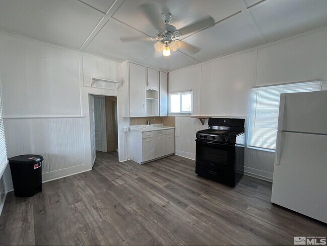 1027 1/2 West 2nd St- - 1027 1/2 West 2nd St- Condo