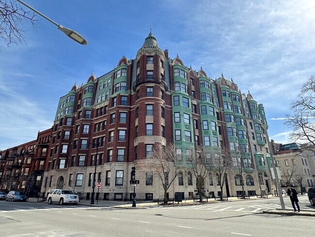 Photo - 10 Charlesgate E Unit 503