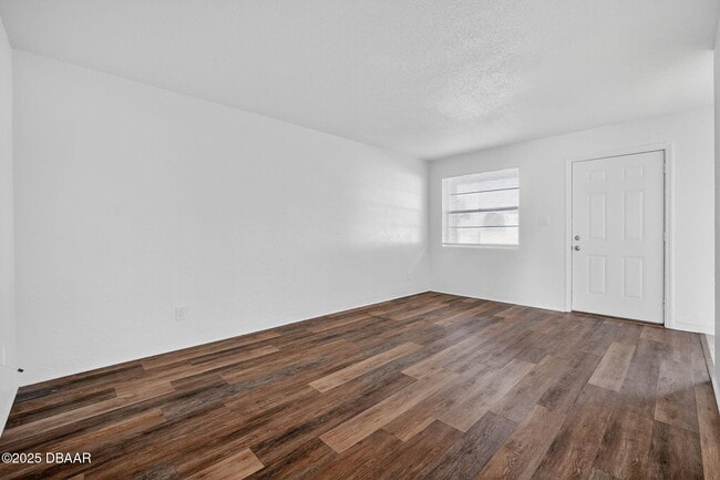 Photo - 2417 N Oleander Ave