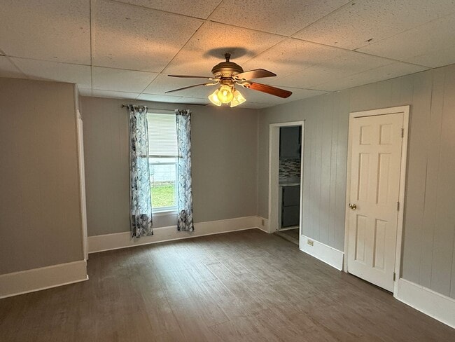 Photo - Spacious 4 Bedroom, Cambridge Home with Large Yard, Office & Front Porch Near Downtown Waterfront!