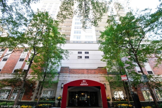 Building Photo - 21 W Chestnut St Unit 906