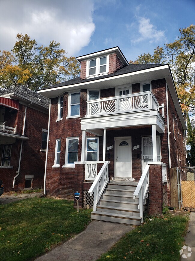 Building Photo - 3284 W Euclid St Unit Up Rental