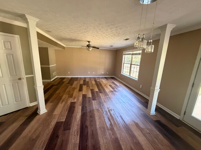 Photo - 2185 Belmont Dr