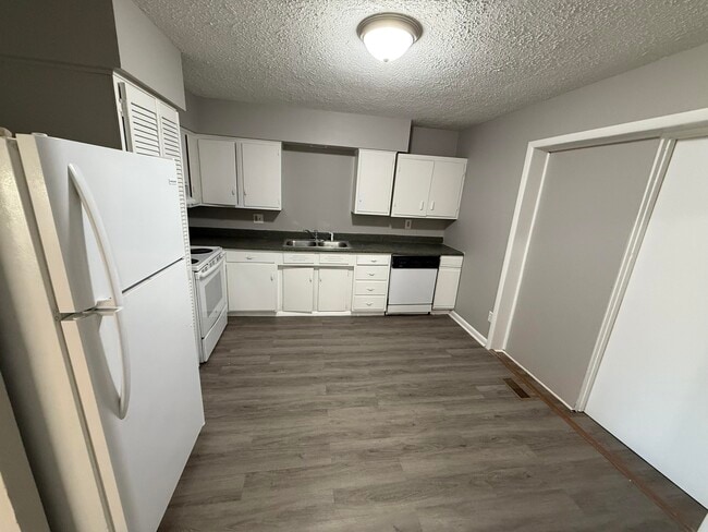 Photo - 1857 Dunkirk Dr