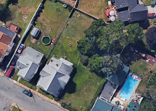 Photo - 128 Henderson St