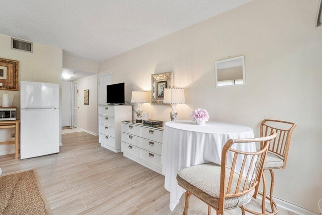 Photo - 11863 Wimbledon Cir Unit 427