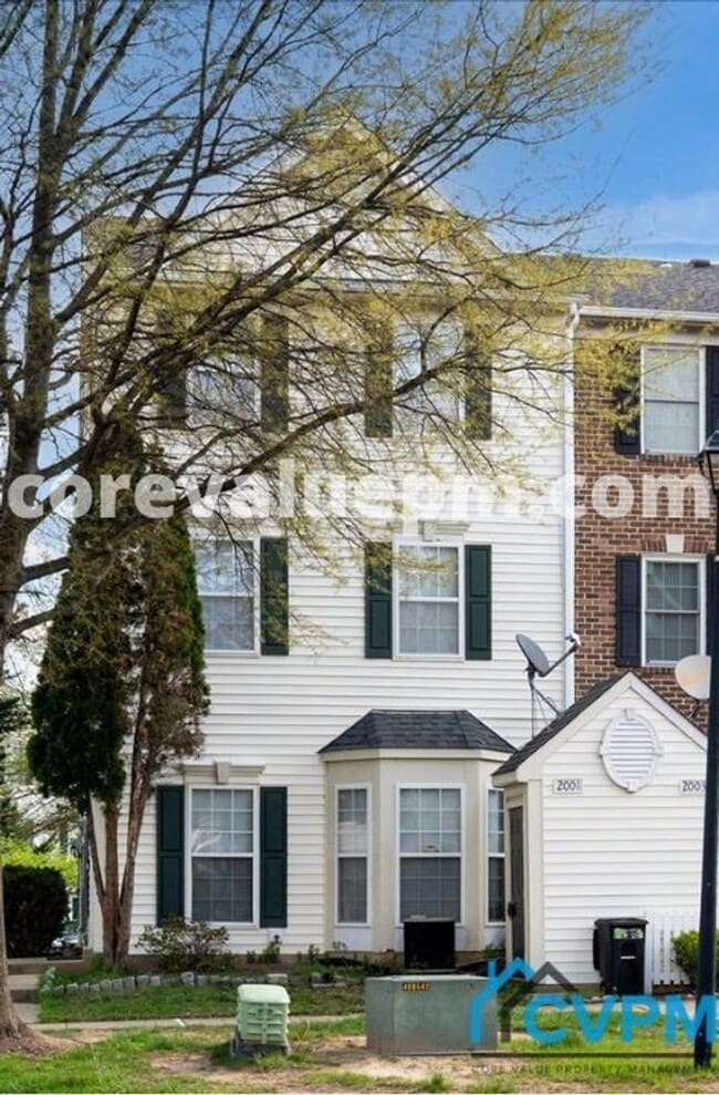 Photo - 2001 Travis Point Ct