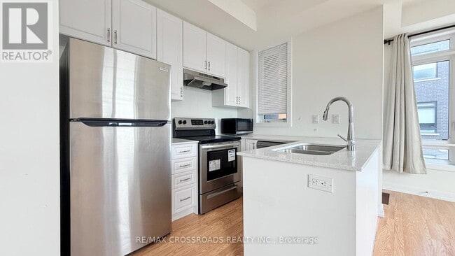 Photo - 370 Red Maple Rd