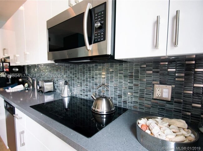 1521 Lenox Ave. Unit 203