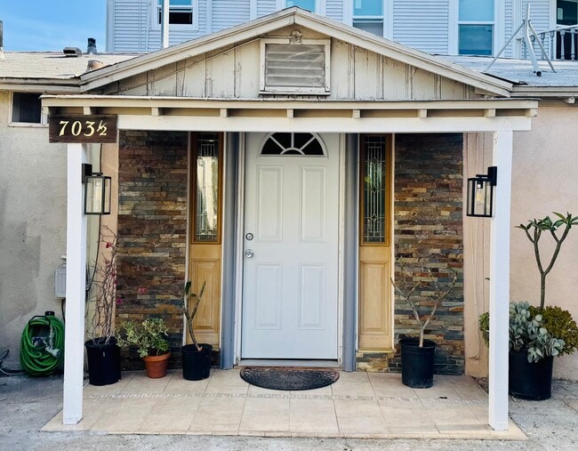 Building Photo - 701 W Doran St Unit 703A Rental