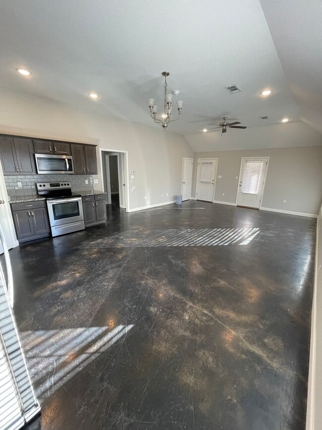 Photo - 337 Wolf Den Dr