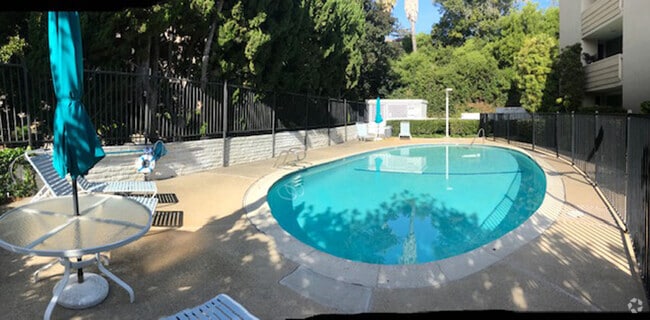 Building Photo - 2510 Torrey Pines Rd Unit La Jolla Shores Condo