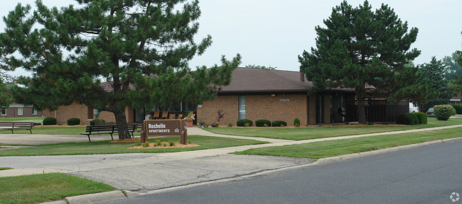 Photo - 3415-3506 N Rochelle Ln