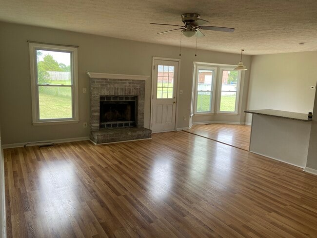 Photo - 64 Hallmark Dr