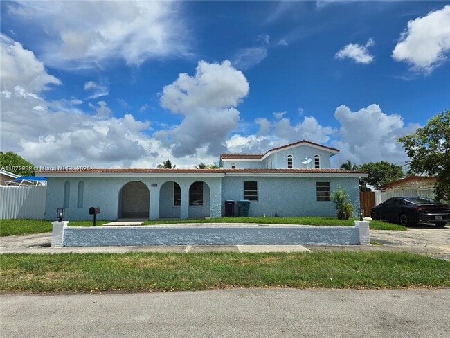 Building Photo - 10981 SW 44th St Rental