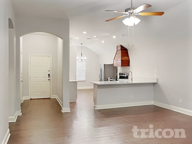 Photo - 1643 Hillside Dr House