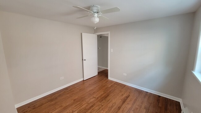 Bedroom 2 - 4644 N Sayre Ave Unit 1