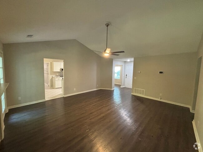 Building Photo - Don’t Miss Out on This Charming 3 Bed, 2 B... Rental