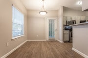 2 BR, 2 BA - 903 SF