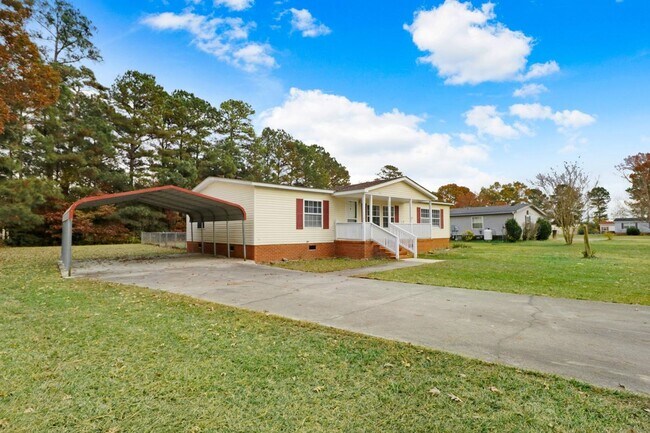 Photo - Fresh & Clean! 3 BR, 2 BA Home w/ Carport ...