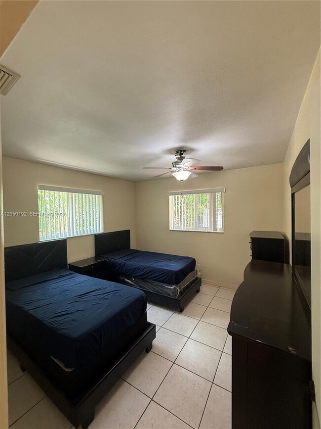 Photo - 5431 NW 17th Ct