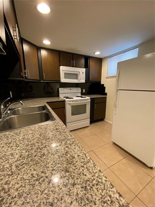 Photo - 451 E Vandalia St