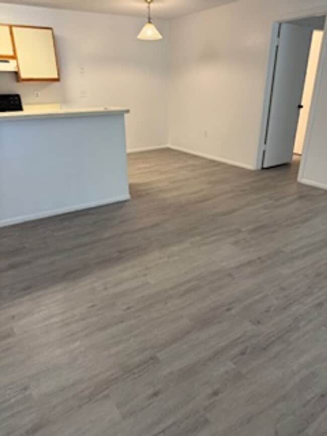 Building Photo - Landing - 974-303 Unit 974-303 Rental
