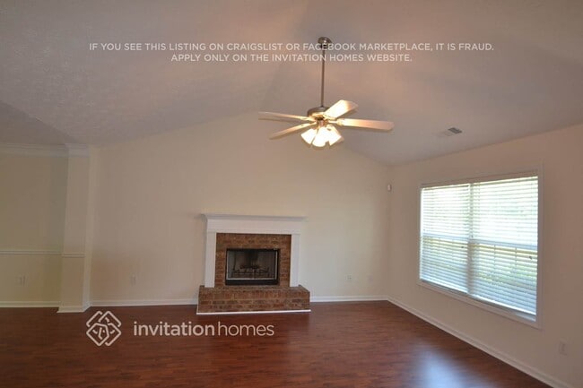 Photo - 555 Wellington Ln