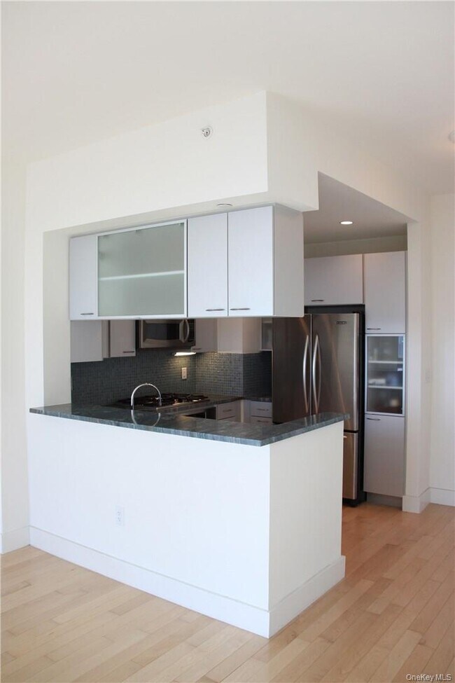 Photo - 175 Huguenot St Unit 1405