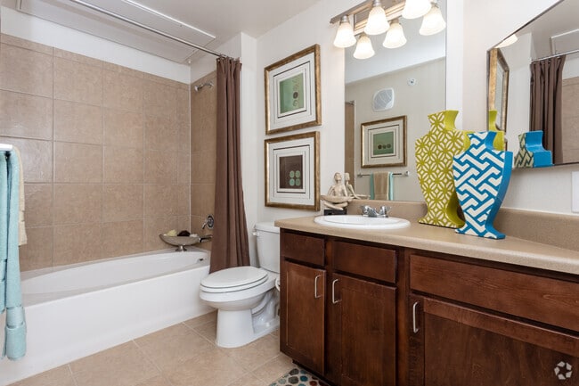 2BR,2BA-1052SF