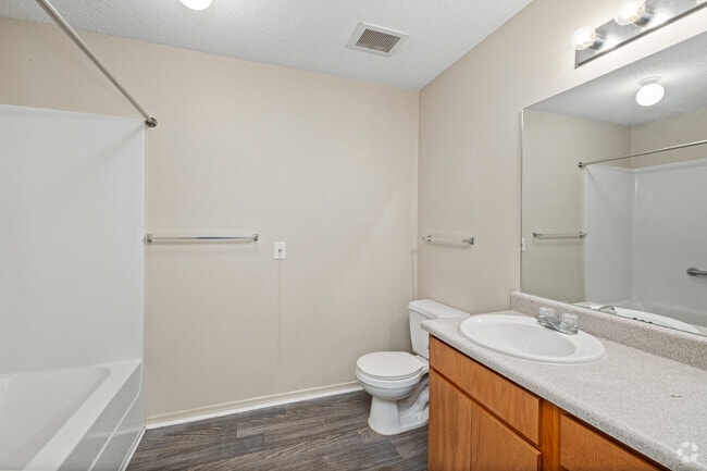 2BR, 2BR - 1,180SF - Second Bathroom