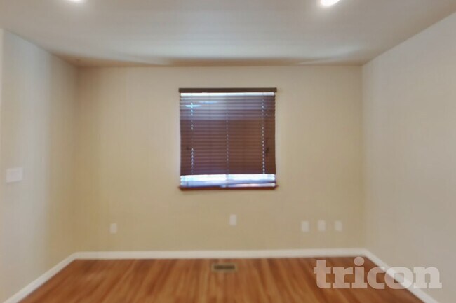 Photo - 32506 Miner St