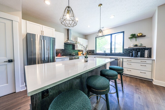 Photo - 362 Zimpfer St