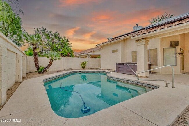 Photo - Stunning 4beds/2.5baths single-level home in the heart of Tempe!