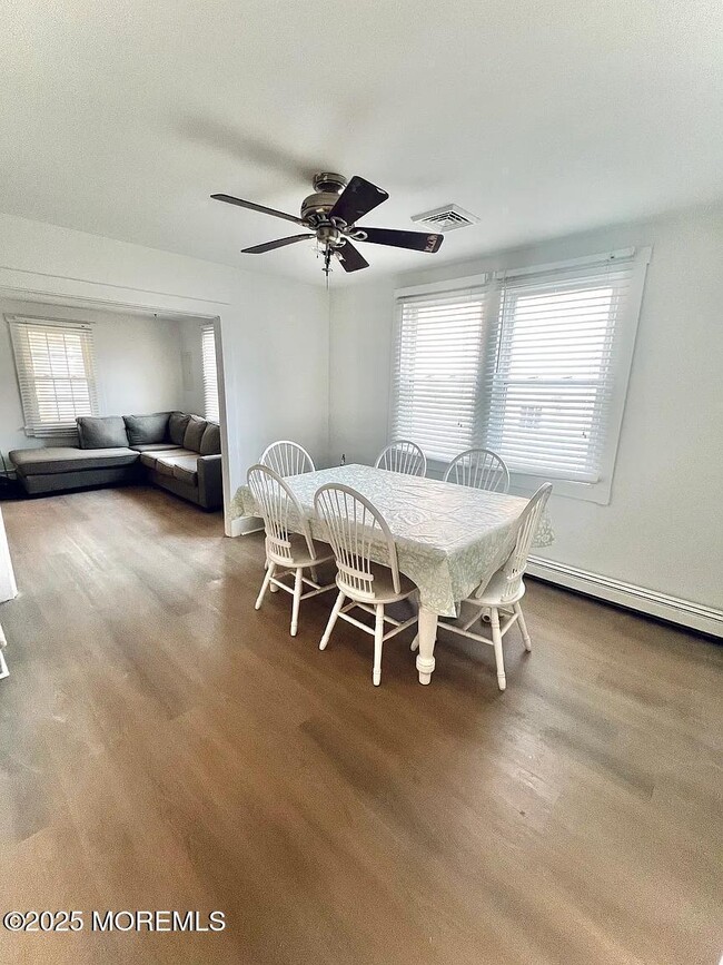 Photo - 546 E Bayview Ave