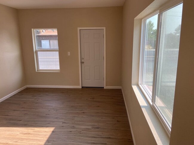 Photo - 318 E Front St