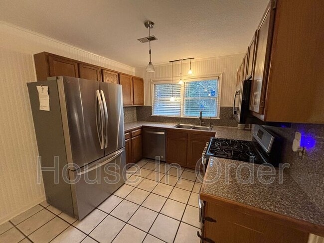 Photo - 217 Scottlynn Dr