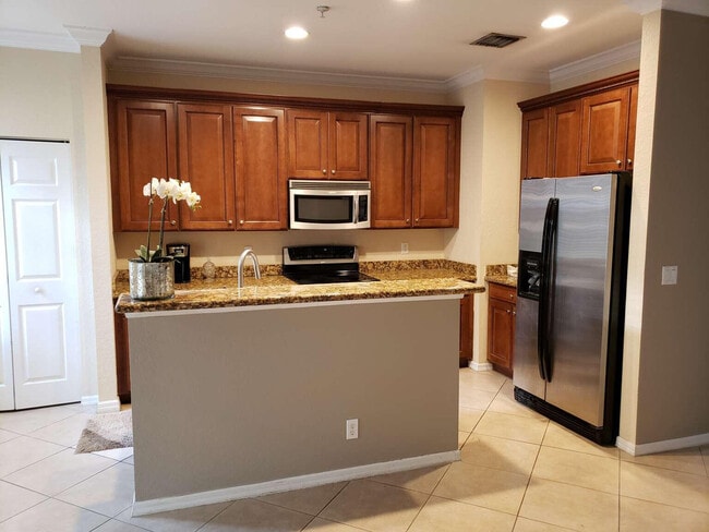 Photo - 356 W Thatch Palm Cir