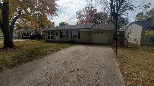 Photo - 25 Steeplechase Dr House