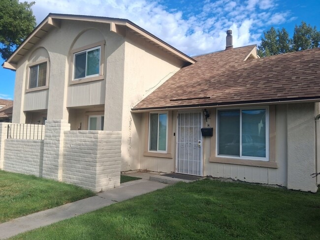 Building Photo - 14 Condor Cir