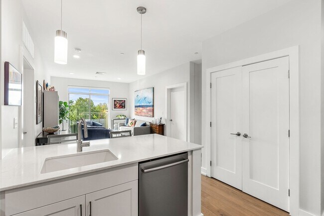 Photo - 65 Washington St Unidad 502