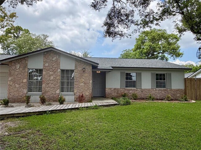 1 King Arthur Ct