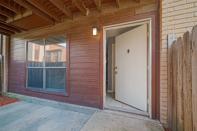 Photo - 12905 Woodforest Blvd Unit 107