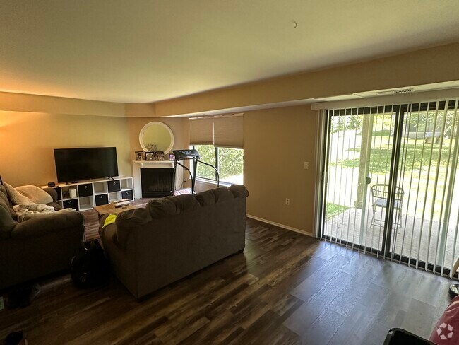 Building Photo - 225 Briarcrest Dr Unit 199 Rental