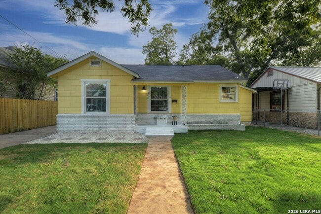 Building Photo - 2 Bedroom/1 Bath Highland Park Subdivision