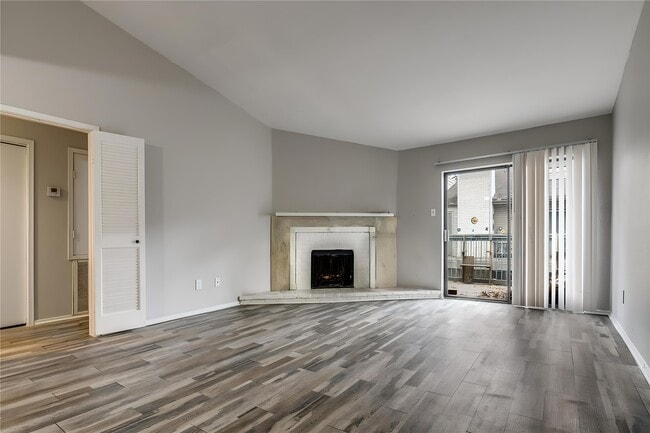 Photo - 9707 Richmond Ave. Unidad 34