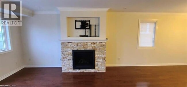 Photo - 520 Silken Laumann Dr