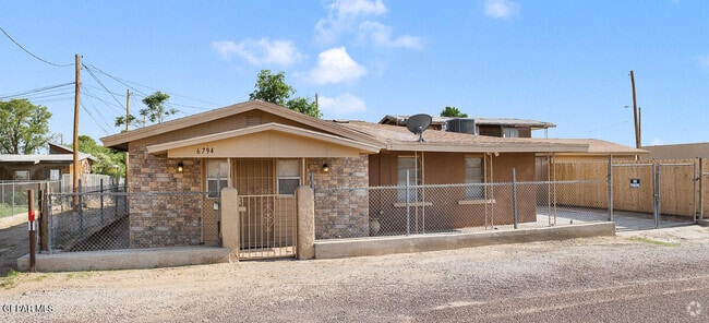 Building Photo - 6794 2nd St Rental